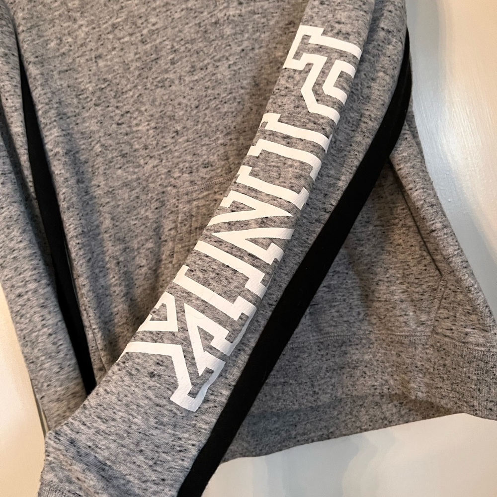 PINK gray pullover - Picture 2 of 4